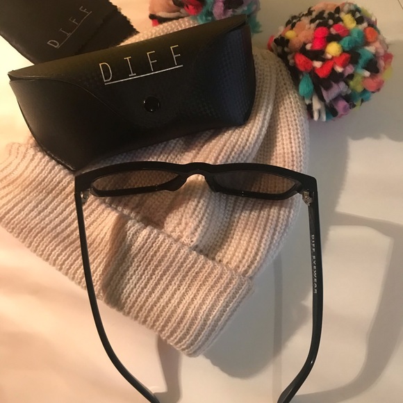 Diff Riley Sunnies ☀️ - Picture 6 of 7